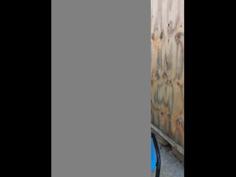 
Toniesha Newman-Hudson has been having a rough time trying to bury her teenage daughter Rayana Anderson, who died as a result of a motor vehicle accident. 