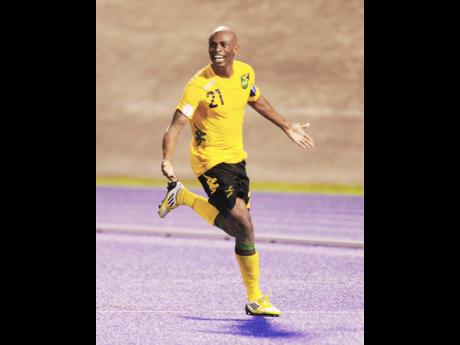 Late former national striker Luton Shelton.