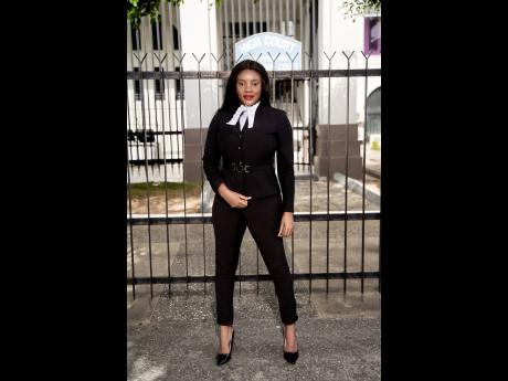 This divorce and land lawyer, as well as criminal defence attorney, goes from high court to serving high-end gastronomic expereinces in  her kitchen. 