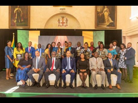 FLOW Jamaica continues to be a proud sponsor and congratulates the recipients of the annual Governor General’s Achievement Awards (GGAA). This year, 40 recipients of the prestigious awards across Cornwall, Middlesex and Surrey were honoured for excellenc