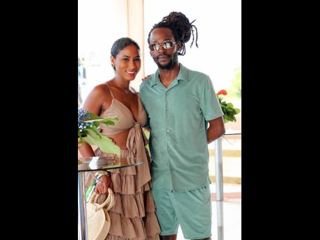 This regal pair, Kandi King (left) and Jesse Royal, complemented each other well in  summery pastels.