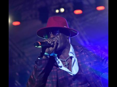 Sharply dressed, Nitty Kutchie  crooned his hits. 