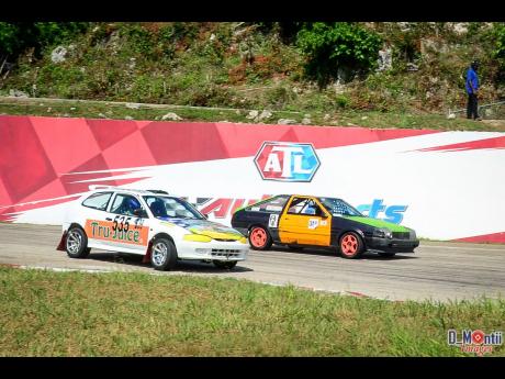 Fraser McConnell battling Cecil Munro at Corner 3 at Dover.