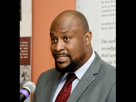 Dr Maurice Smith