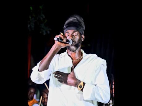 Hitmaker Buju Banton serenades the crowd. 