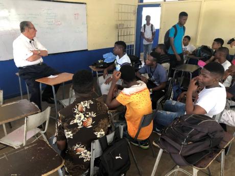 R. Danny Williams shares stories about his days at JC with current sttudents during the JCOBA’s annual Drax Day celebration career sessions in 2019. 