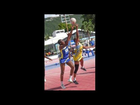 Deandra Edward (right) of Jose Marti  High tries to catch the ball ahead of  Tisheena Roach of Gaynstead High during a senior match in the ISSA urban schoolgirls netball competition’s second round at the Leila Robinson Courts on November 9, 2023.