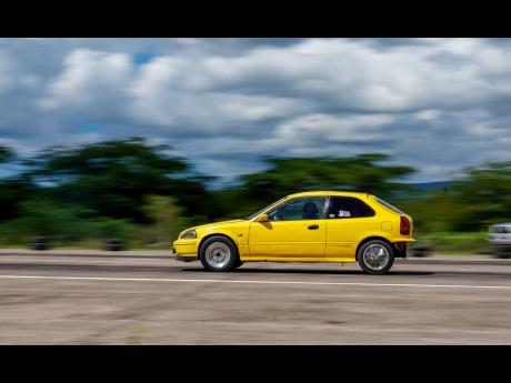 Very beautiful Honda Civic EK in full flight.