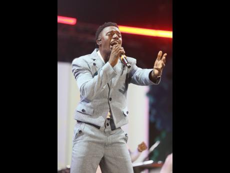 Making his LITfest debut, Romain Virgo shows the audience why he is the love doctor. 