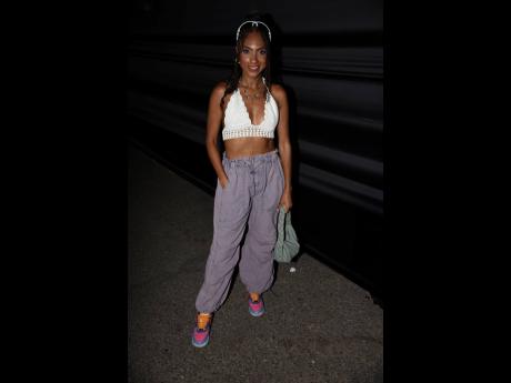 ‘Paradise Plum’ Naomi Cowan beat the heat in an easy going tropical fit.

