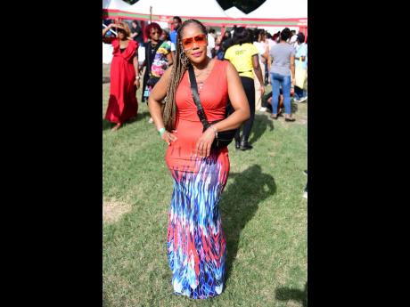 Samantha Forbes shines at the event in her lovely form-fitting dress.