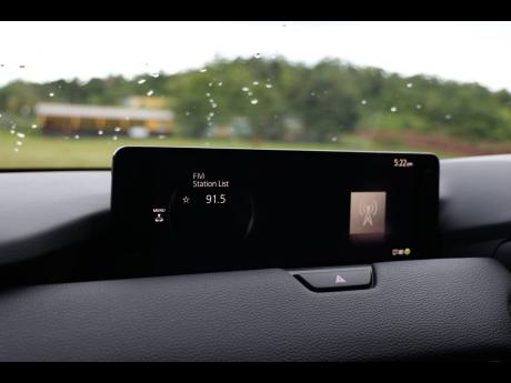 The 12.5-inch screen display offers a crisp and responsive interface for all your infotainment needs.