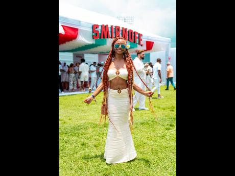 BELOW: Kira Washington channels her island-gal flair.