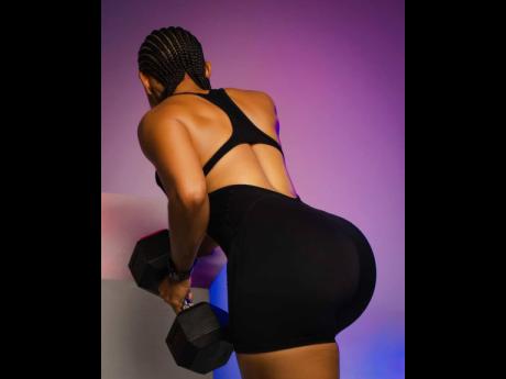 The personal trainer encourages beginners to focus on their own fitness journey and not compare themselves to others on social media.